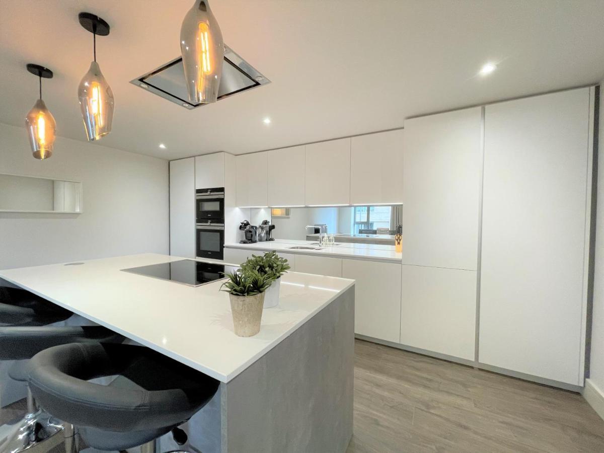 Spectacular 2 Bedroom Apartment In Great Location Sheffield Esterno foto